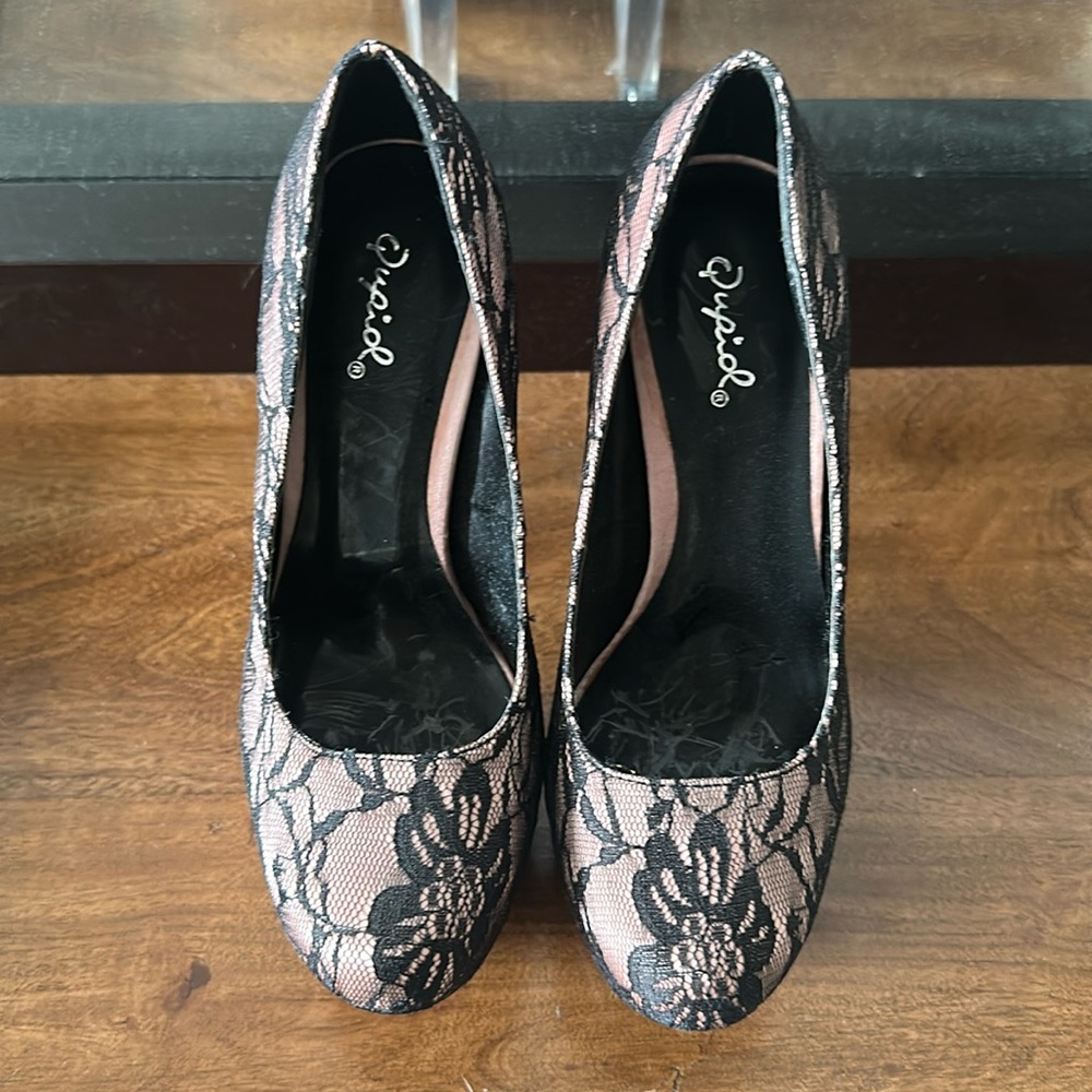 High gloss heels
